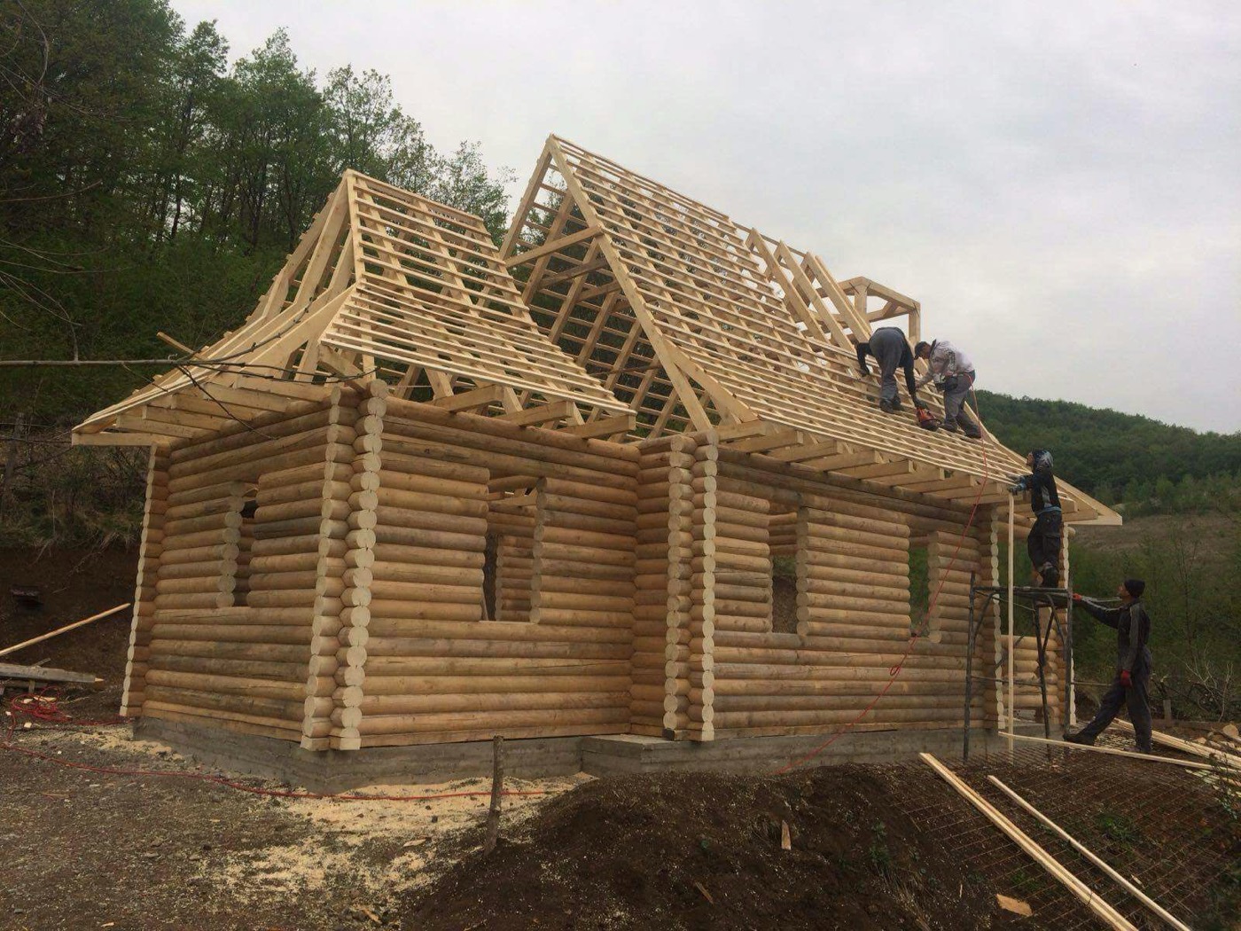 Construcții casă din lemn